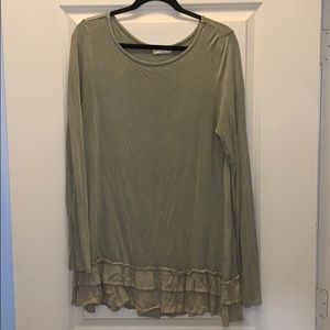 Green wide-neck tunic shirt